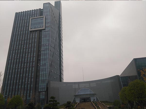 隨州市傳媒中心2臺90萬室外真空鍋爐